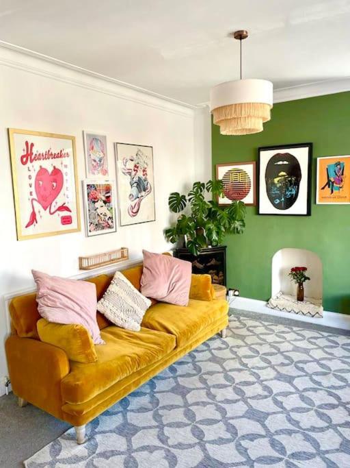 3 Bedroom Spacious Seaside Apartment With Estuary Views Southend-on-Sea Exterior foto